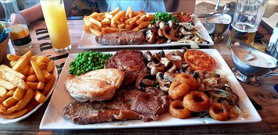 Cocos sports bar